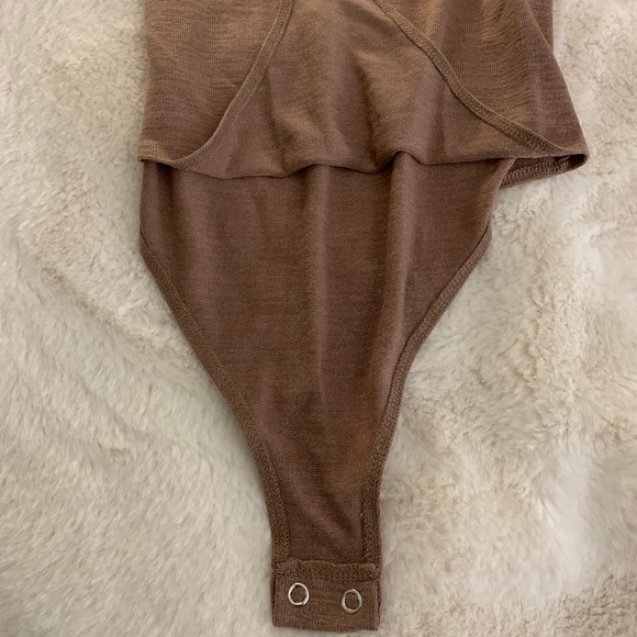 Forever 21 v-neck bodysuit - Picture 4 of 5